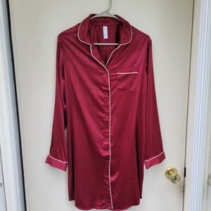 Stars above medium maroon night shirt